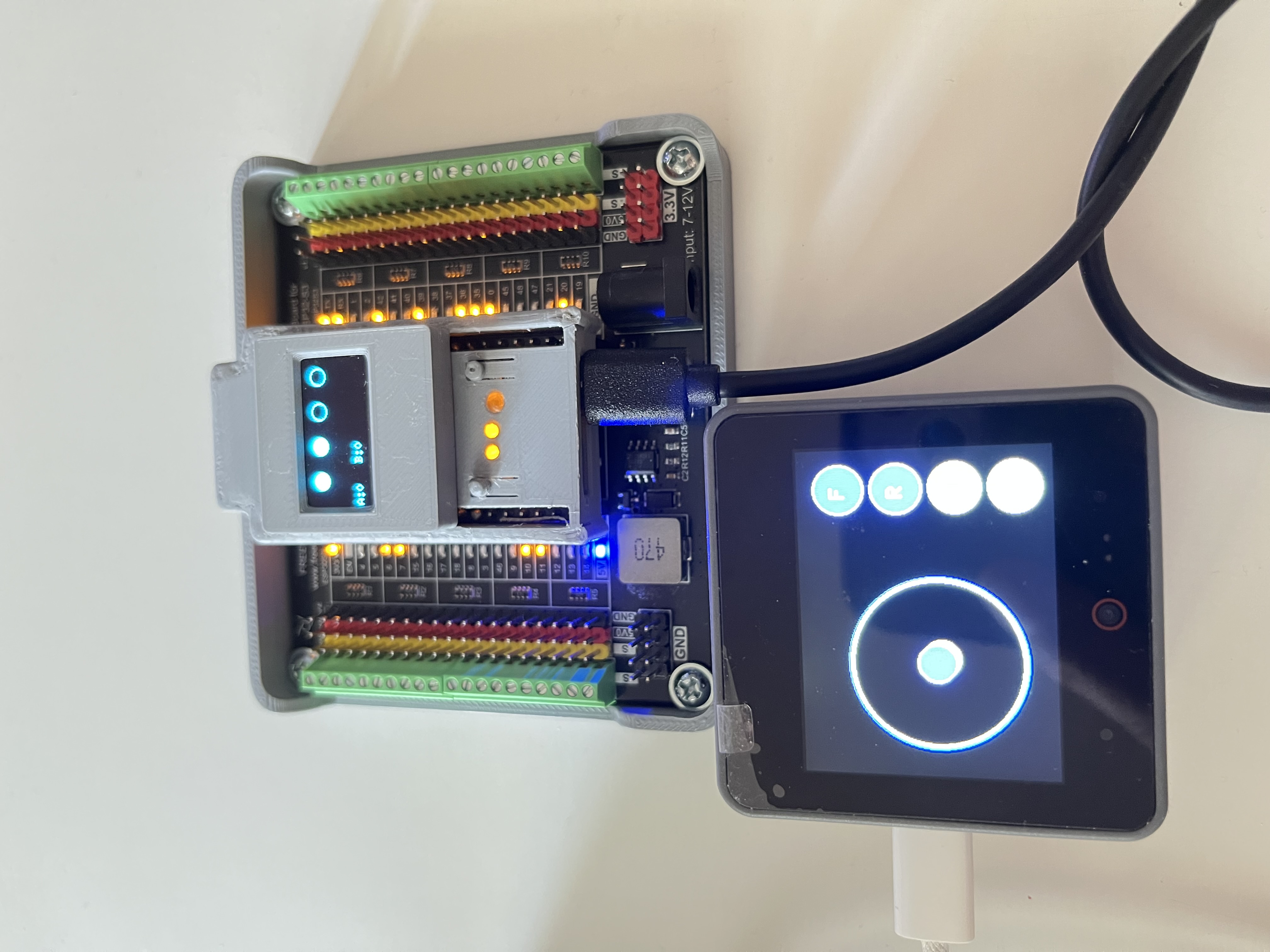 Montaje real del receptor ESP32 con L298N
